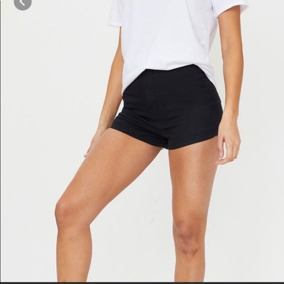 PrettyLittleThing black disco fit short-Size 2-NWT - Picture 1 of 8